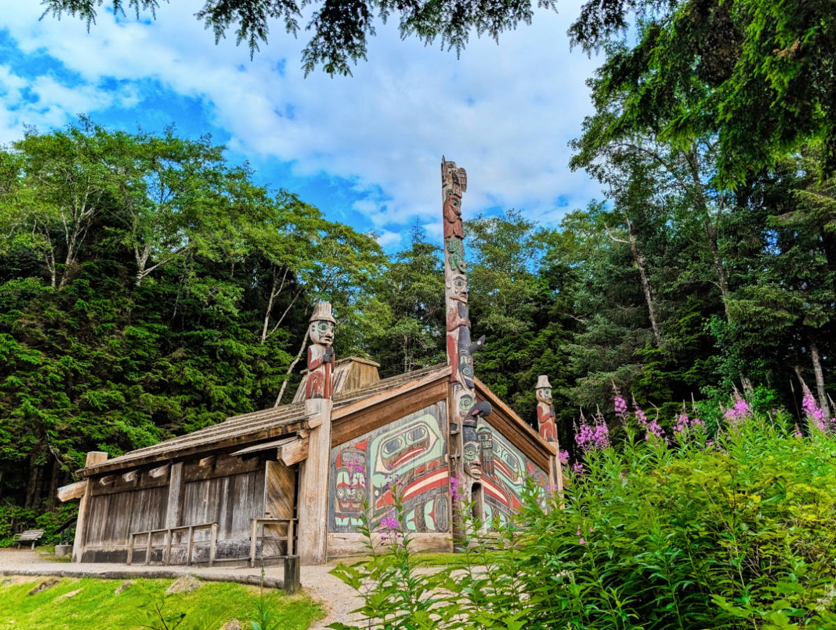 Totem Bight State Park in Ketchikan: Beautiful Tlingit Carvings on the Water
